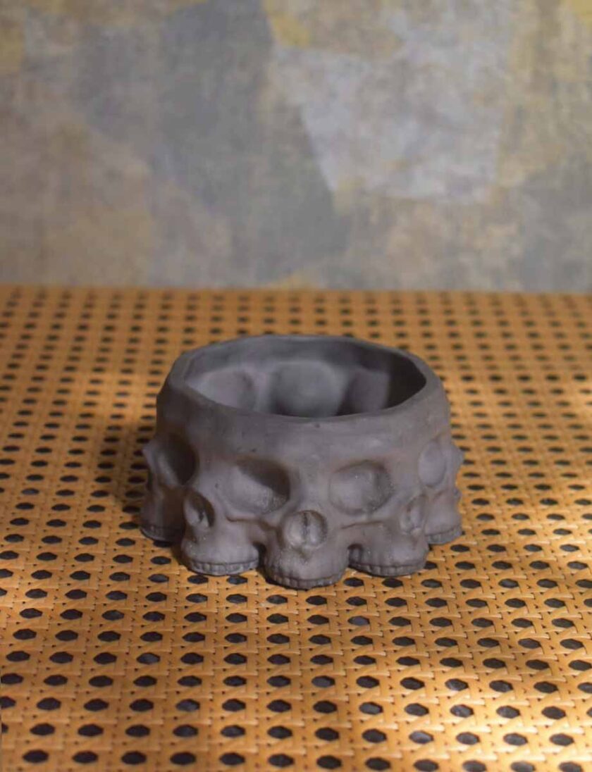 Multihead Skull Pot