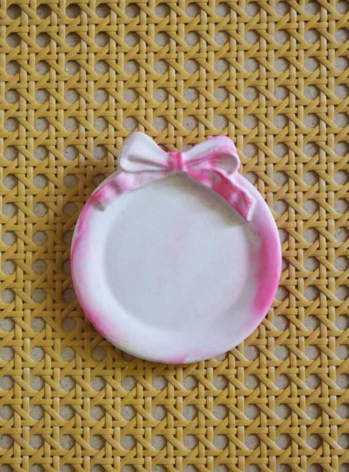 Bow Tray