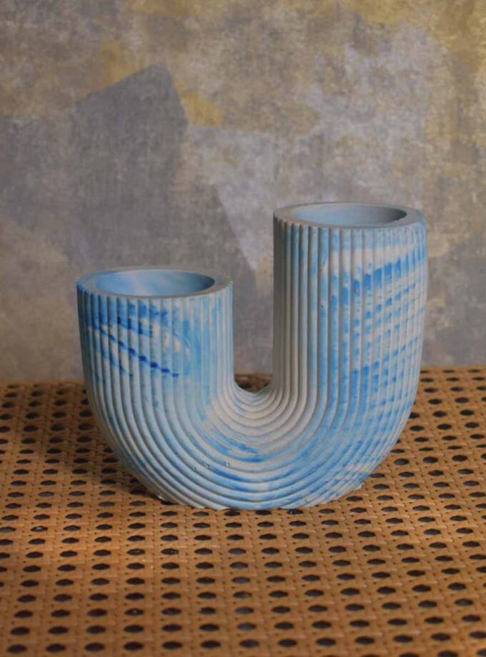 U Vase