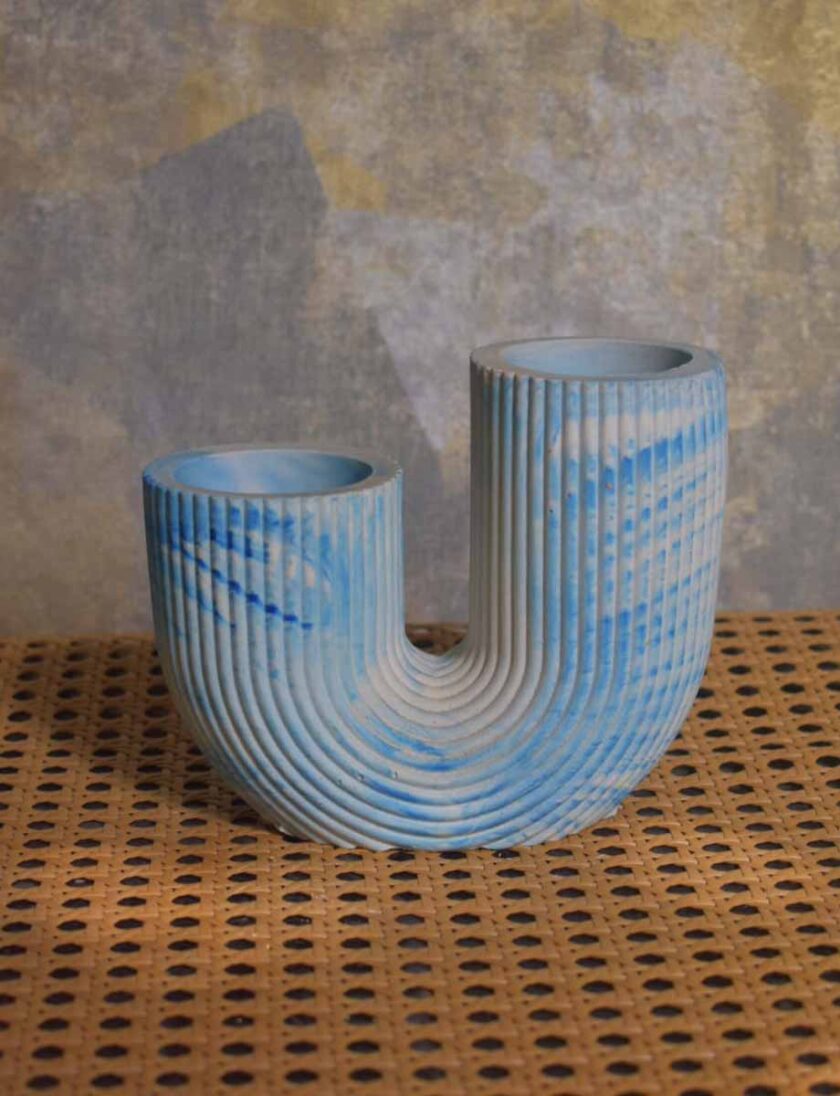 U Vase