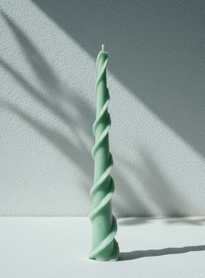 Spiral Taper Candle
